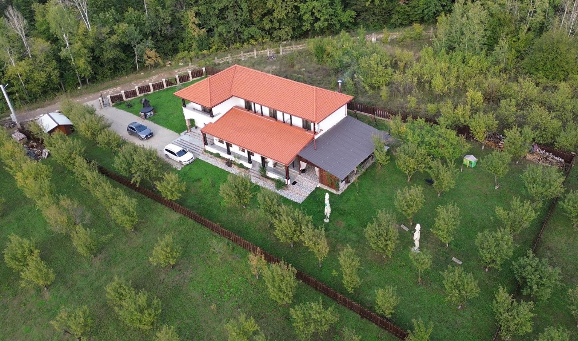 Pensiunea Emelys, Iasi Barnova Экстерьер фото